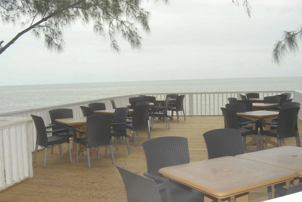Coral Harbour Beach House And Villas