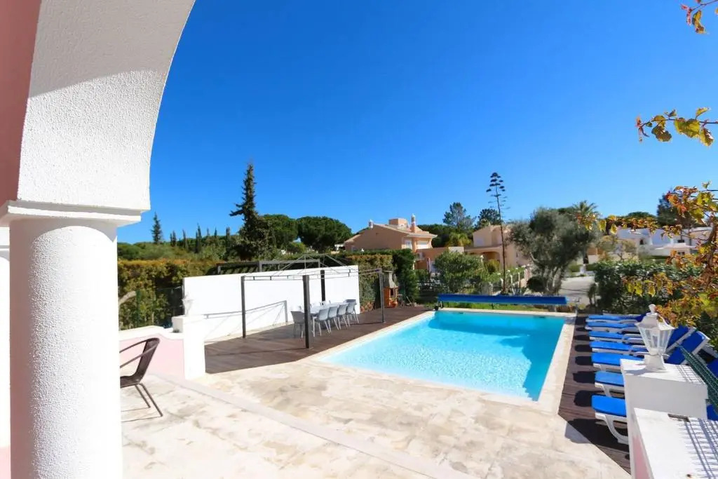 Elegant Vilamoura Old Town Villa Villa Rosa 6 Bedrooms Pool Table