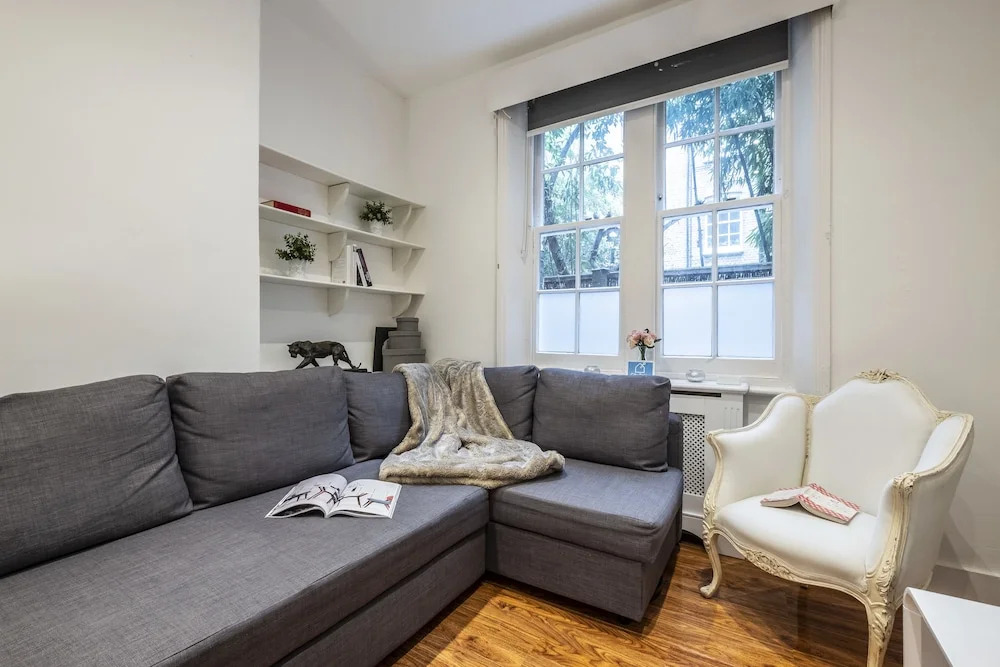 Bright Warwick Chambers Apartment - JPL