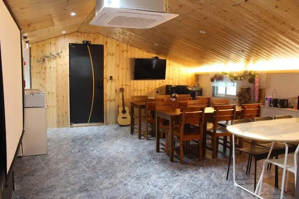 The Road Hotel