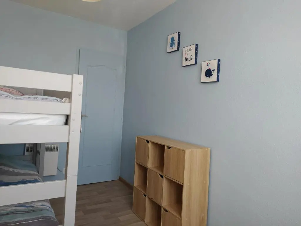 Appartement restauré à 50 m de la plage