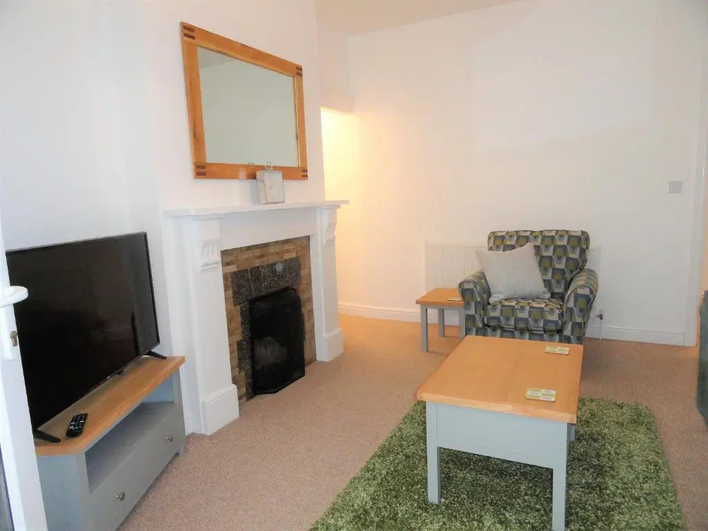 Homely and well appointed Priory Apartment by Cliftonvalley Apartments