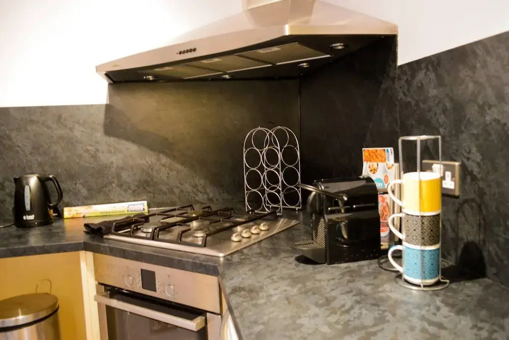 Cosy One Bed West End Flat Ideal for Tourists