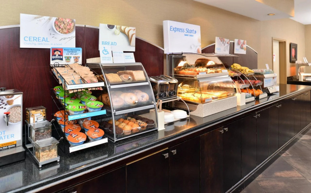 Holiday Inn Express Hotel & Suites Dallas South - DeSoto by IHG