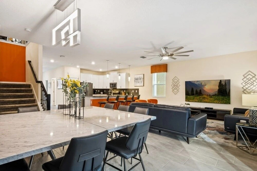 Storey Lake - 9 Bedroom Home With Pool - 1679st 9 Home by Redawning