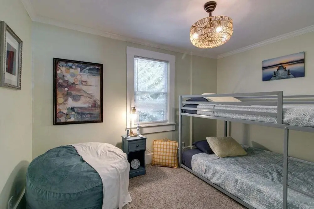Clarksville Cottage on Crossland