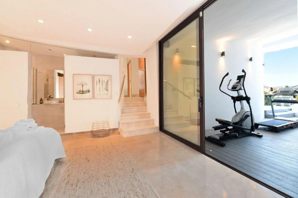 30290 - Stunning  Luxury Unique Villa