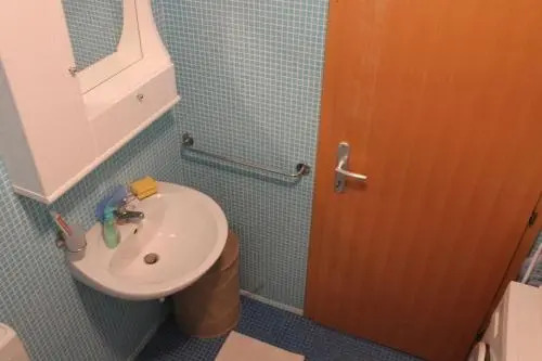 Apartment in Ždrelac with sea view, balcony, air conditioning, Wi-Fi