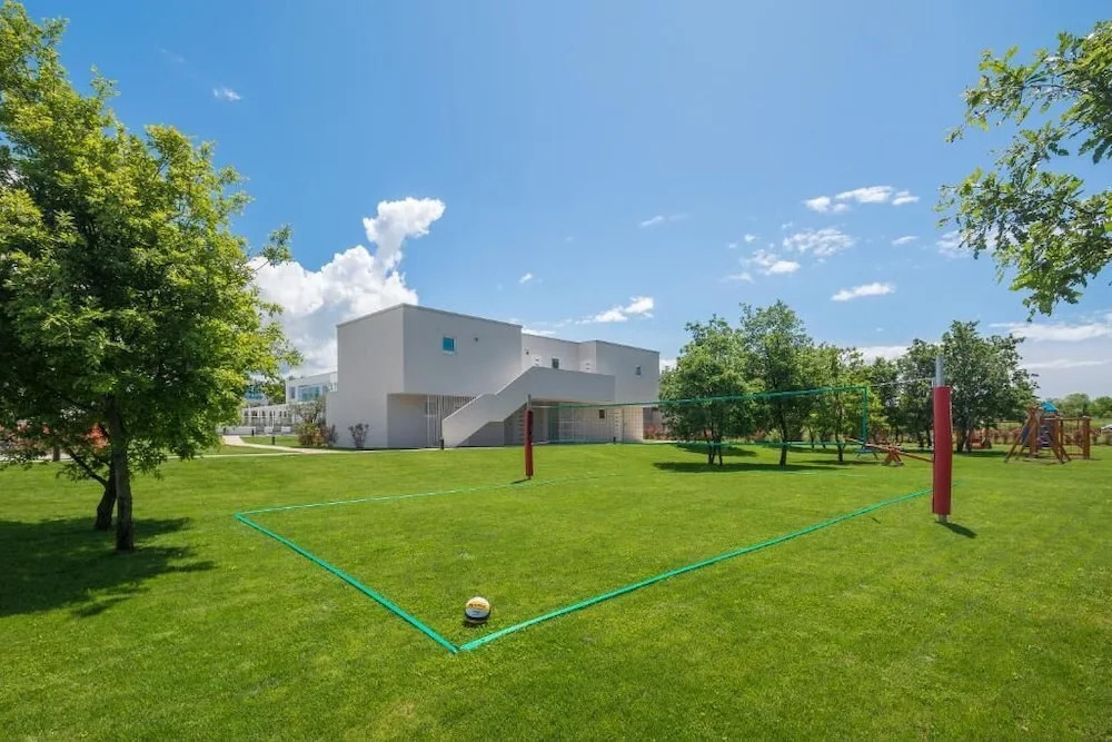 Maj Luxury Residence