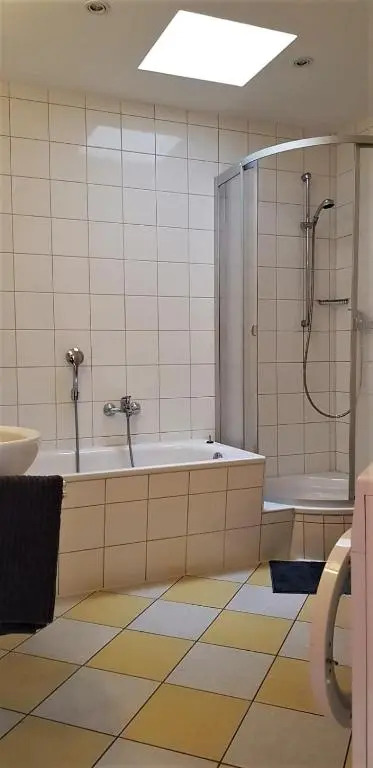 Gastewohnung 4-Raum Wohnung Fur 2-8 Personen