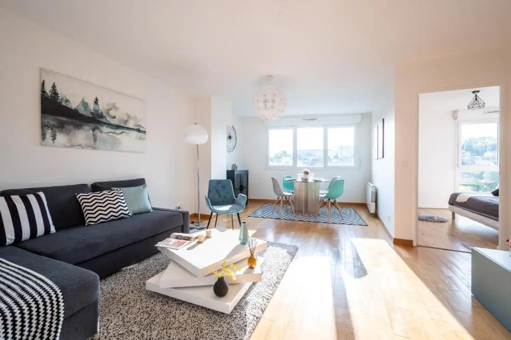 Immotovo - Suite Moderne - Paris 8 Min - Parking - Netflix
