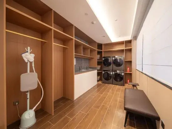 BaiLiQuanZhiJiuDian Hotel (Jiangmen Binjiang Sports Center)