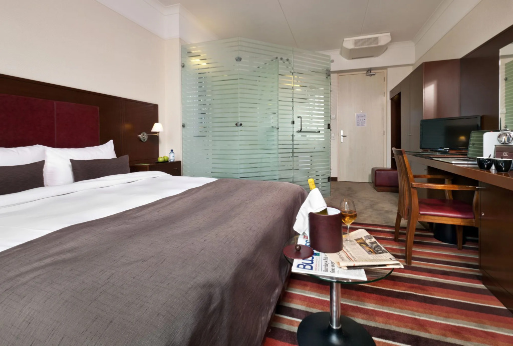 Отель Plaza Premium Grand Winston