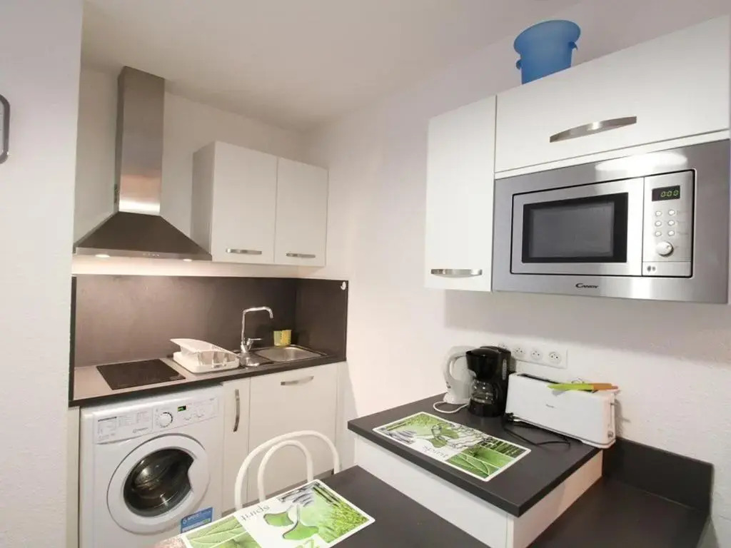 Appartement Balaruc-les-Bains, 1 pièce, 4 personnes - FR-1-553-125
