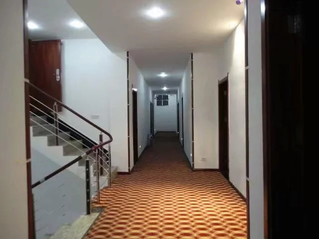 Junyi Business Inn