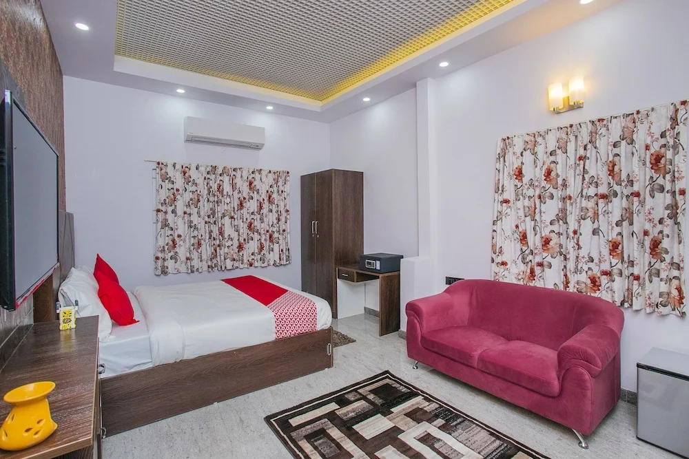 OYO 26188 Domus Atithyam