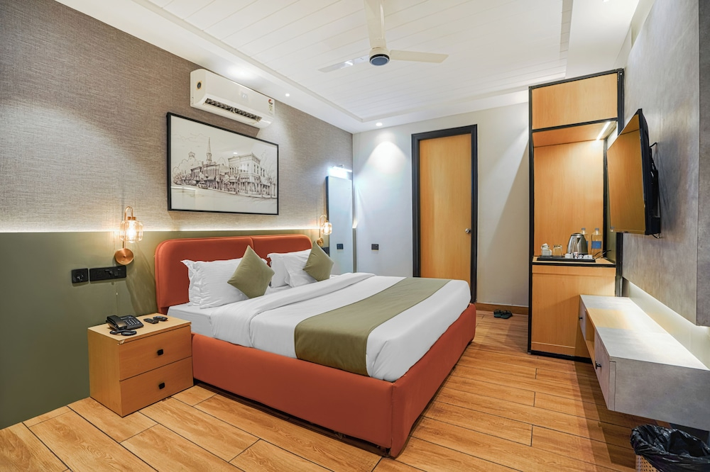 Hotel Highway Greens Near VR Punjab Mall Airport Road Mohali Chandigarh