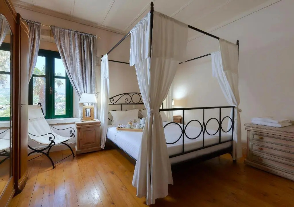 Castello Villa Daphnes - Private Pool & Whirlpool