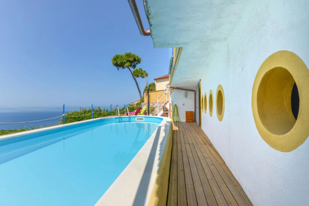 Enjoy a fantastic view from your private pool in the centre of Capoliveri-Tramonto Stella