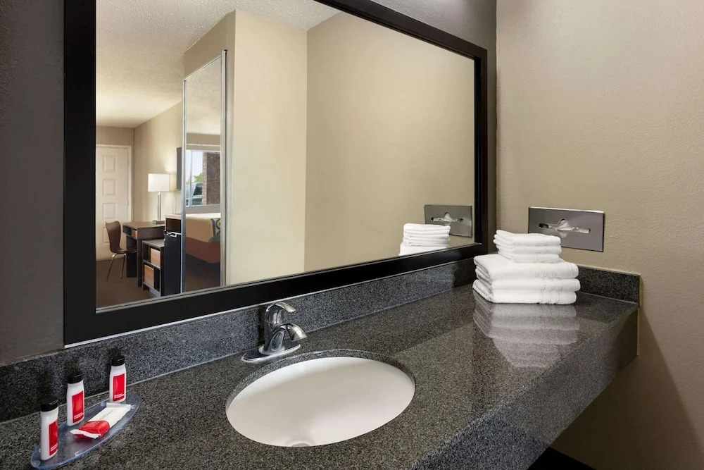 Comfort Inn - Universal City (Northeast)