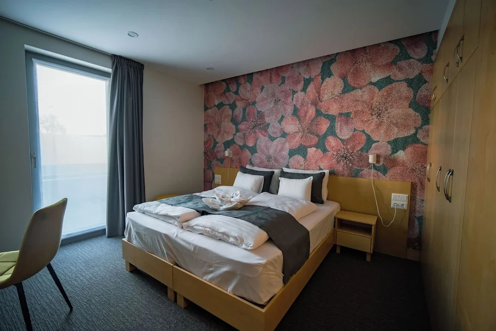 Eleven Business & Sport Hotel