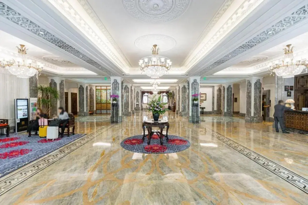 Donghu Collection Hotel