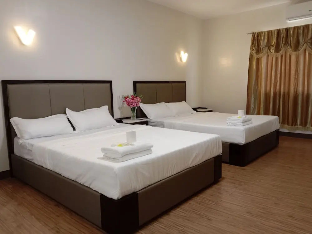 Meaco Royal Hotel- Lucena