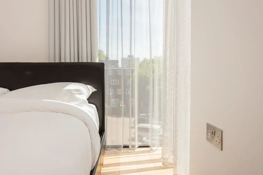 Three Bedroom Flat In Shoreditch With Large Balcony