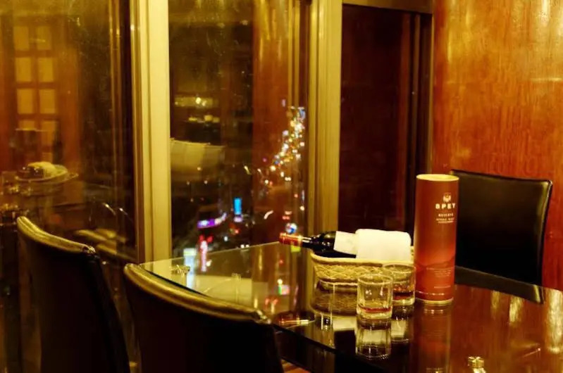 Long LuHotel