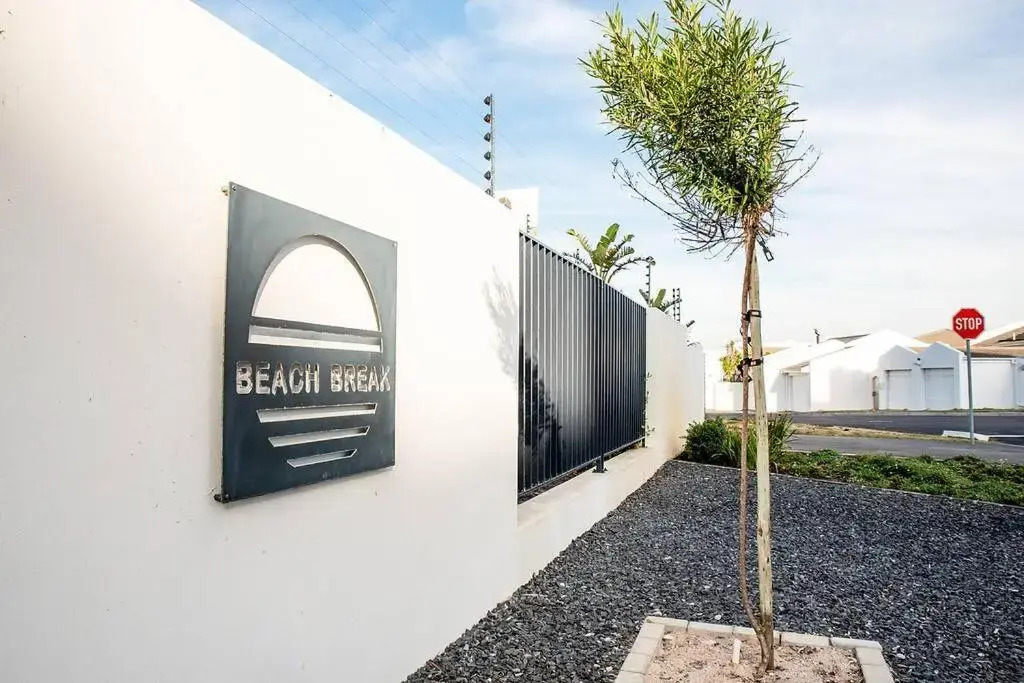 Beachfront 2 bedroom with swimming pool, Blouberg