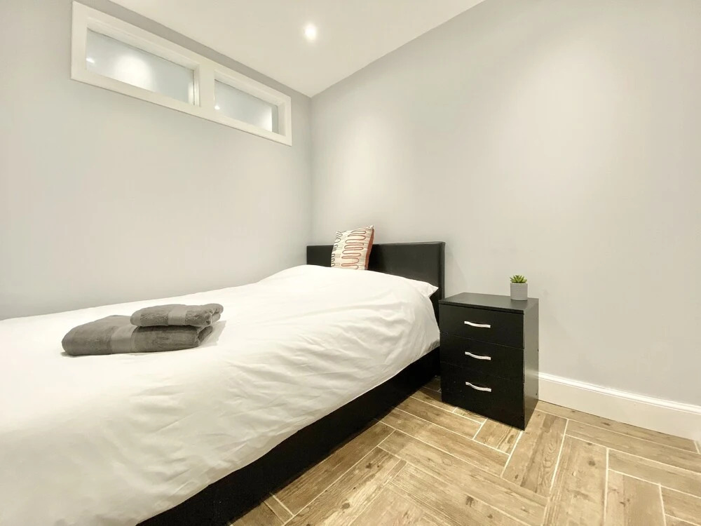 Premium 4 bed Apartment, West End of Glasgow