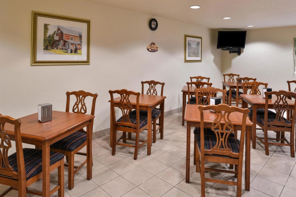Star City Inn & Suites