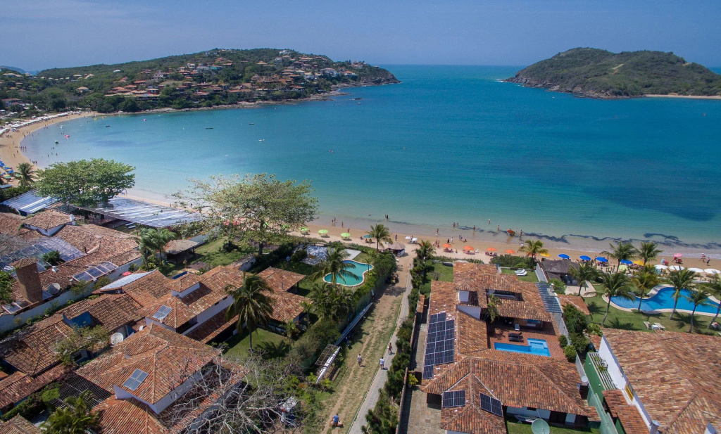 Mansão Beira Mar com Cinco Suítes na Praia da Ferradura - Por Luxury Rentals