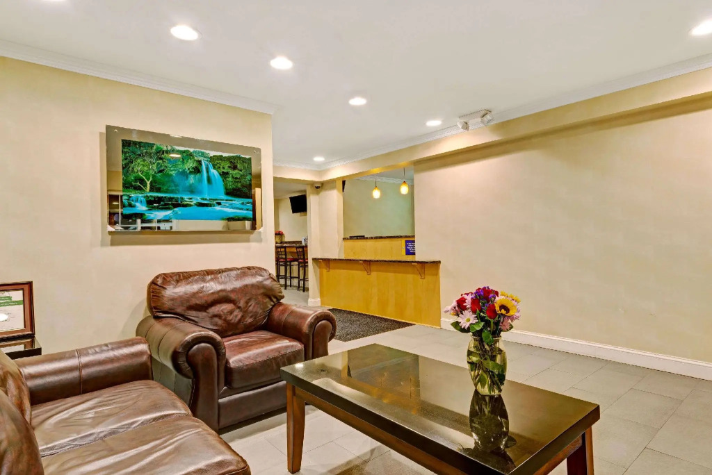 Econo Lodge Bethel - Danbury