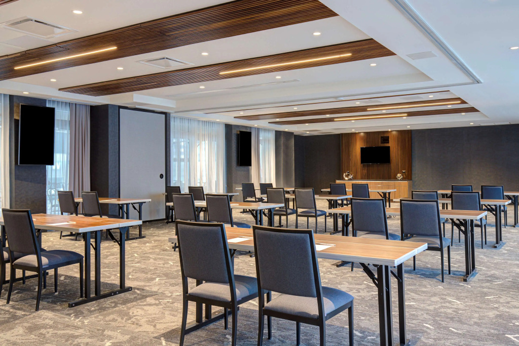 Hampton Inn by Hilton Montreal Downtown