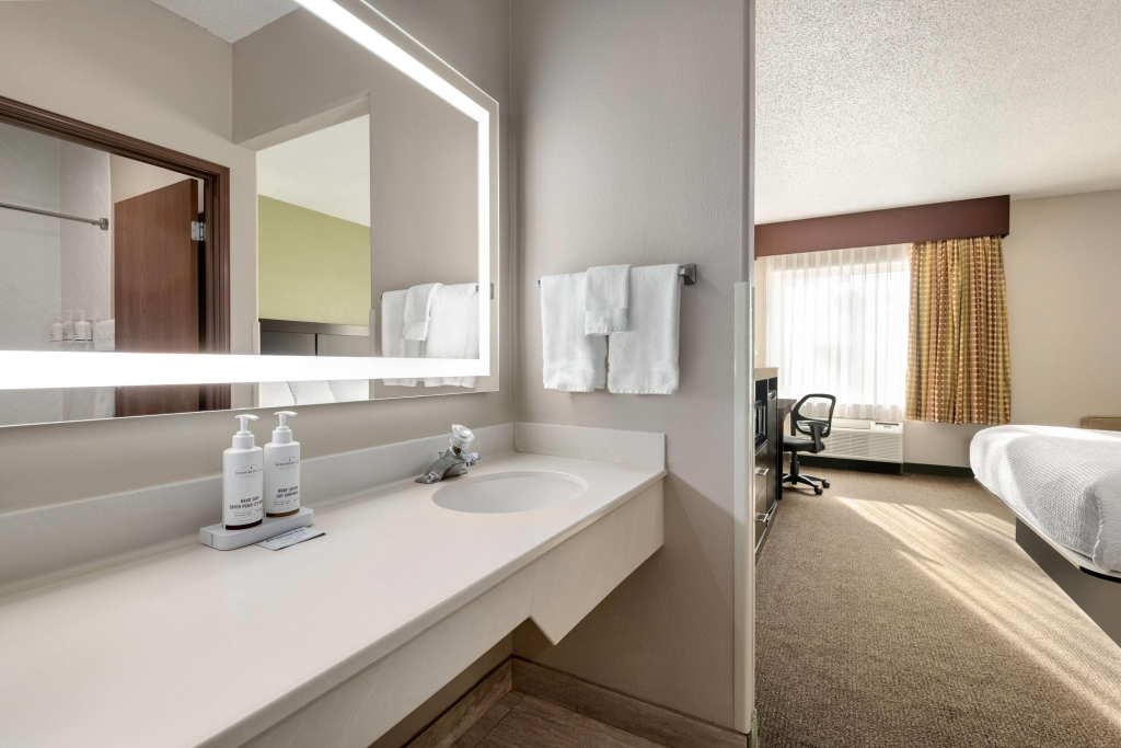 Baymont by Wyndham Rockford
