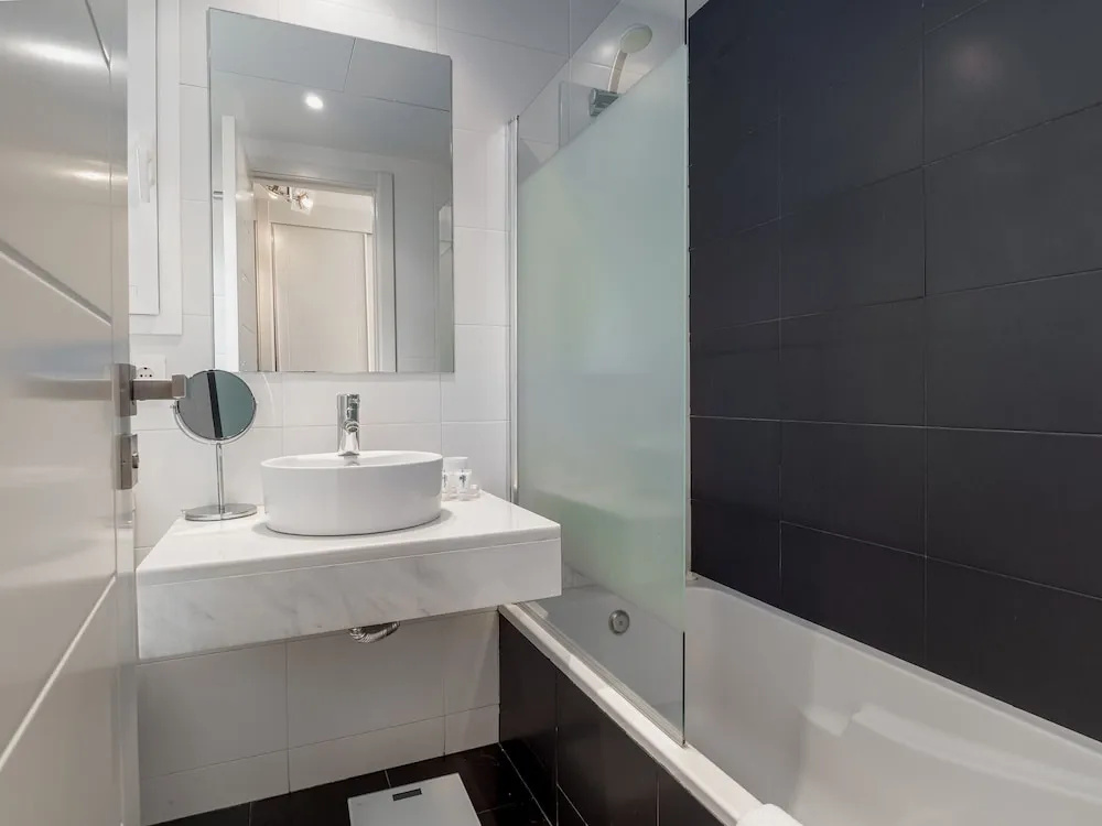2051-New 3 bedrooms on golf