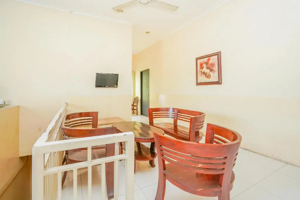 OYO 1956 Kana Family Residence