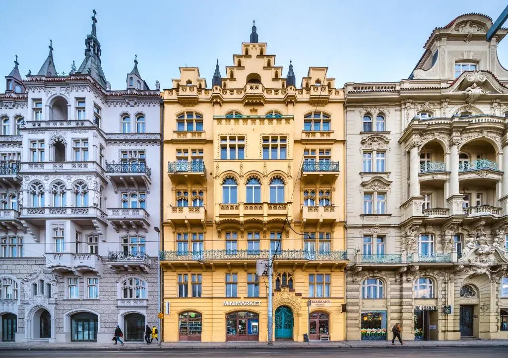 5BR 2BATH Masarykovo nábřeží apartment