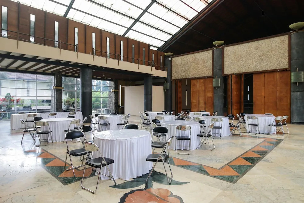 Airy Lembang Villa Istana Bunga Tulip Bandung