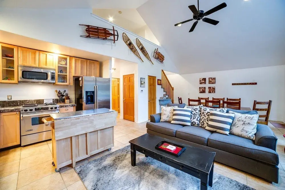 01SL-Hot Tub-Pets OK-BBQ-WIFI - Sleeps 8