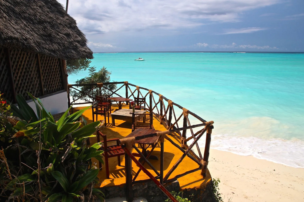 Sazani Beach Lodge and Tidal Lounge