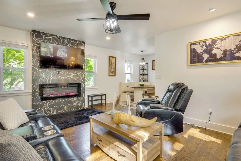 Walk to Osceola Lake! Family-friendly Home