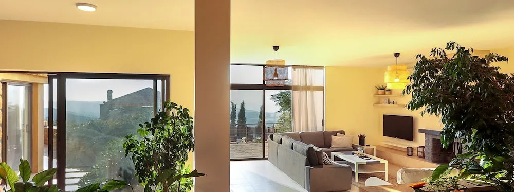 Villa Naya Branch 6  Saltus