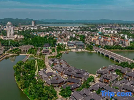 Zunyang Hidden House Garden Homestay (Suning Plaza Branch)