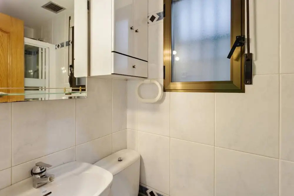 Cosy And Modern 2 Bedroom Apartment In Great Location