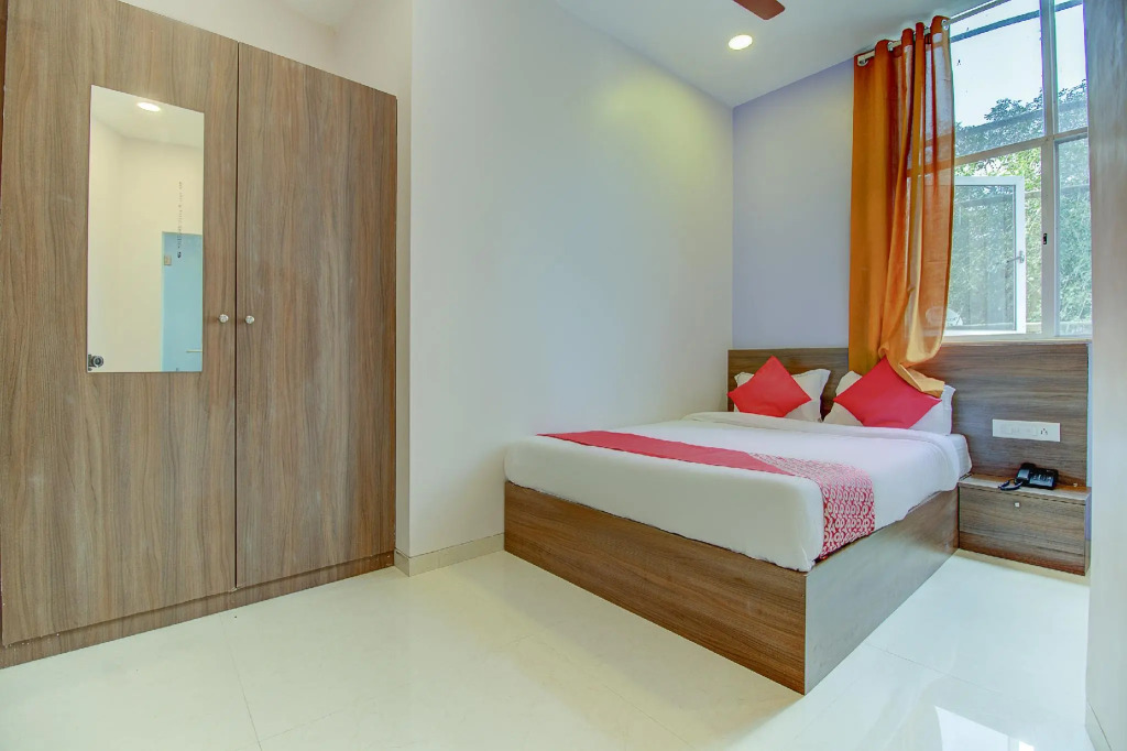 OYO 75402 Hotel Rk Grace