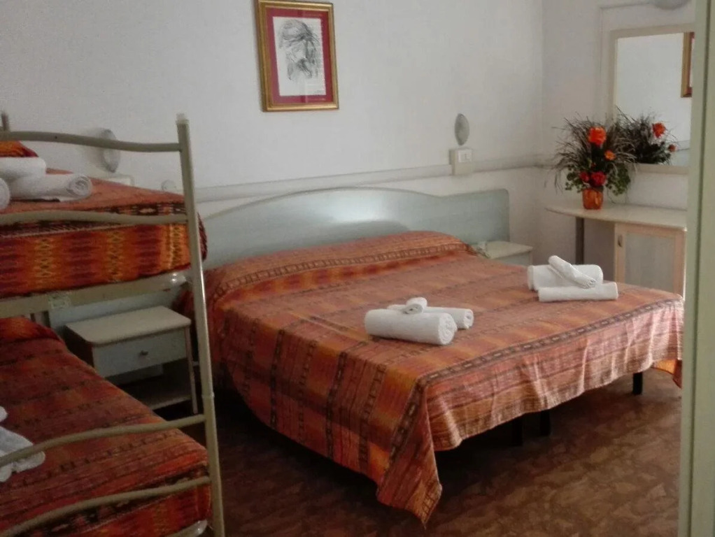Hotel Carol
