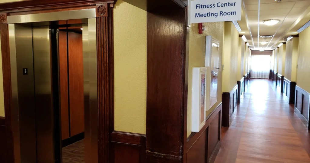 Holiday Inn Express & Suites Galveston West-Seawall by IHG