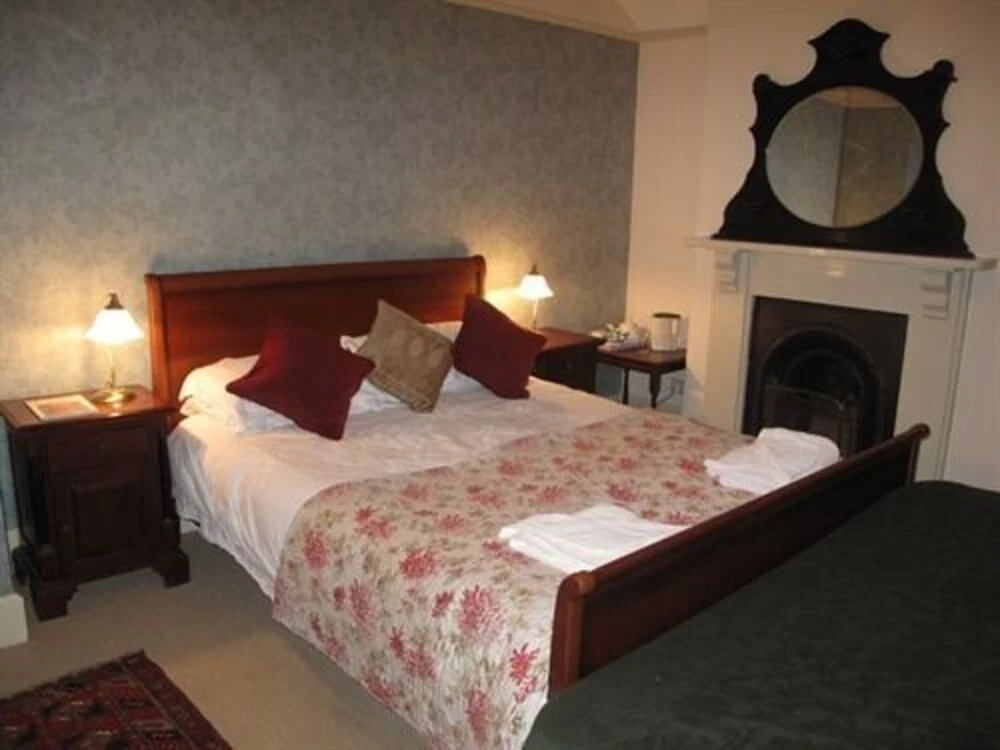 Ffrwdfal Country House